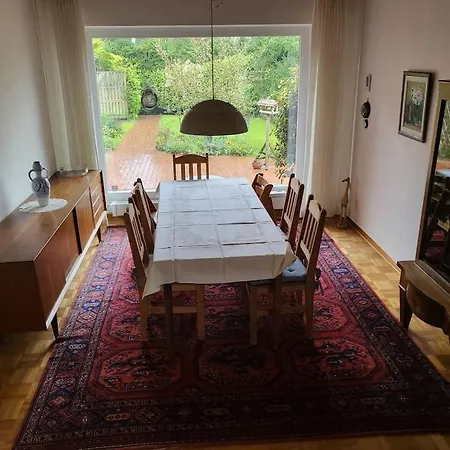 - Westliche Hoehe Διαμέρισμα *